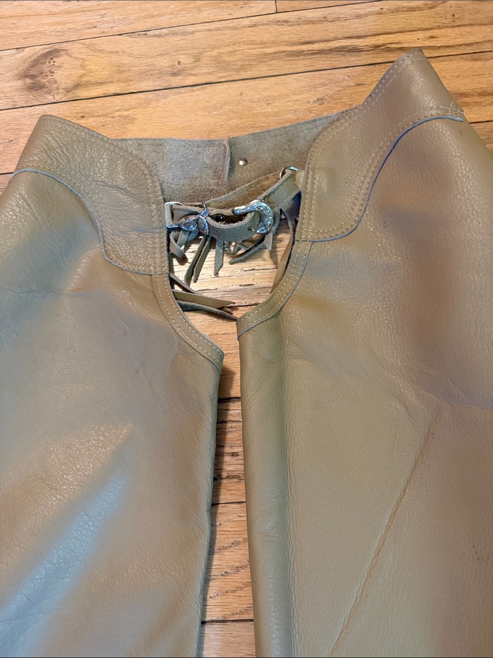 Tan Leather show Chaps - Picture 2 of 13
